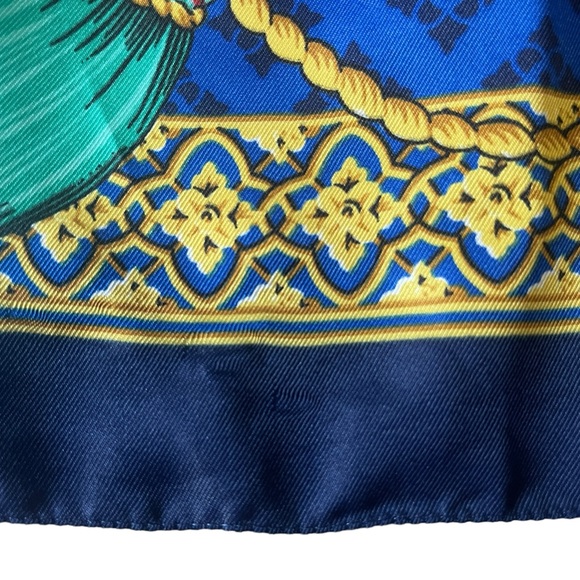 Vintage Avon Made Exclusively In Italy Polyester Scarf Twilly - Picture 7 of 7